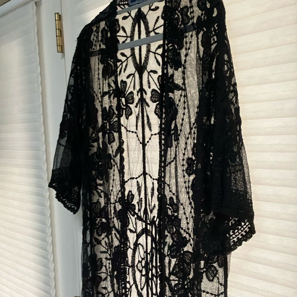 Highness Black Lace Kimono Beach CoverUp Open Cardigan One Size Fits Most - Picture 5 of 8